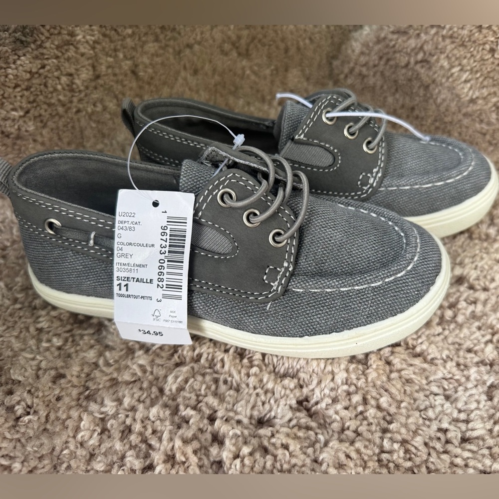 Children’s place boys boat shoes.Brand new with tag- Boys /toddler size 11